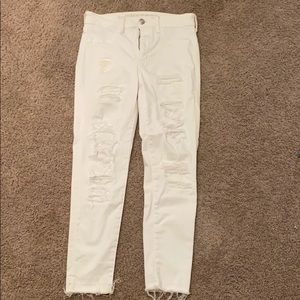 AE white jeans size 8